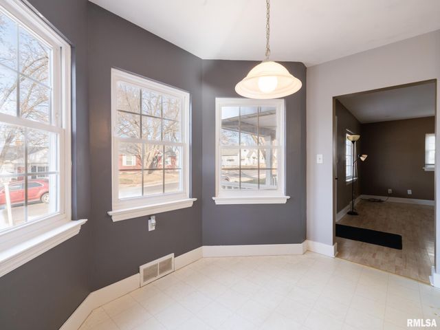 1606 CIRCLE Road, Peoria, IL 61604