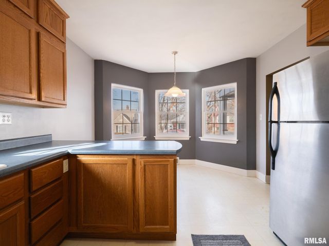 1606 CIRCLE Road, Peoria, IL 61604