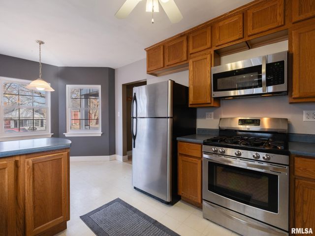 1606 CIRCLE Road, Peoria, IL 61604