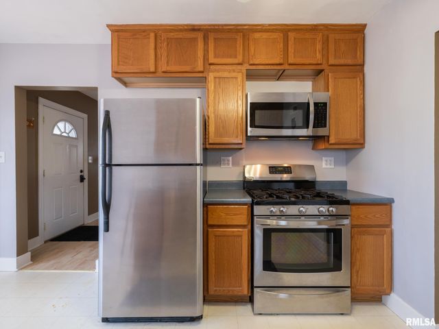 1606 CIRCLE Road, Peoria, IL 61604