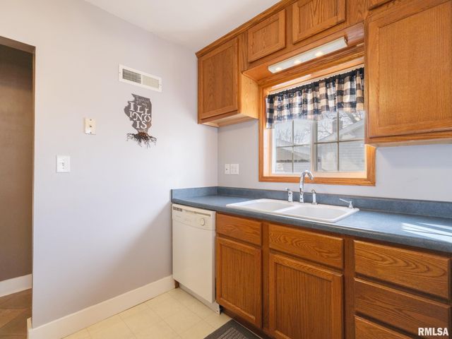 1606 CIRCLE Road, Peoria, IL 61604