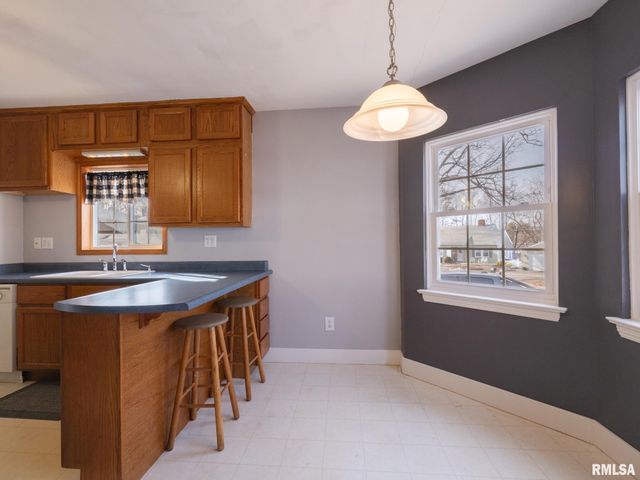 1606 CIRCLE Road, Peoria, IL 61604