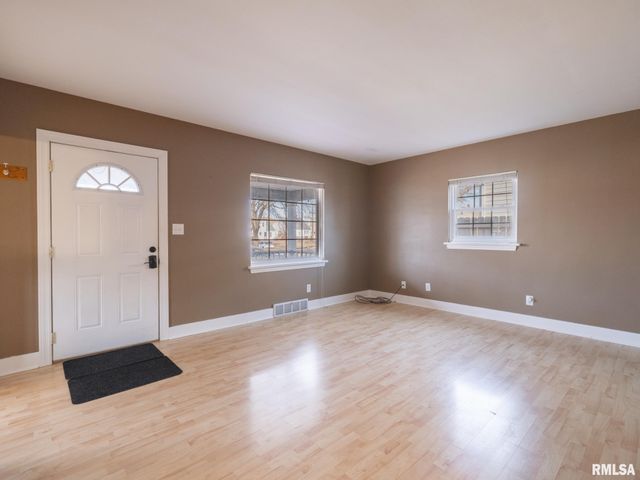 1606 CIRCLE Road, Peoria, IL 61604