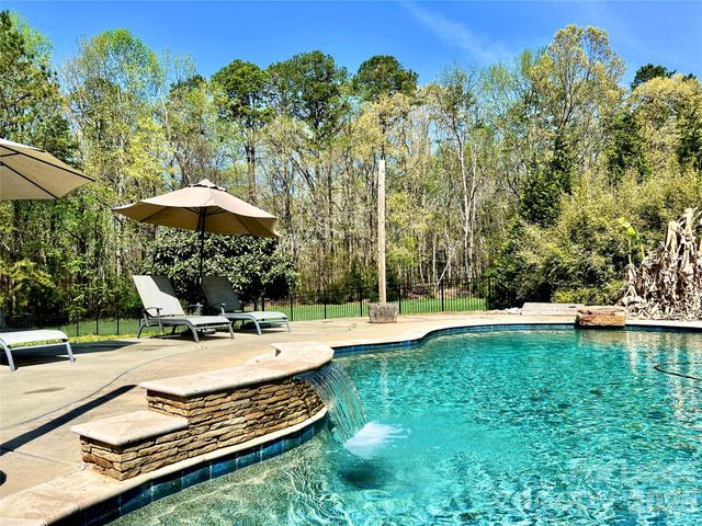4809 Antioch Church Road, Matthews, NC 28104