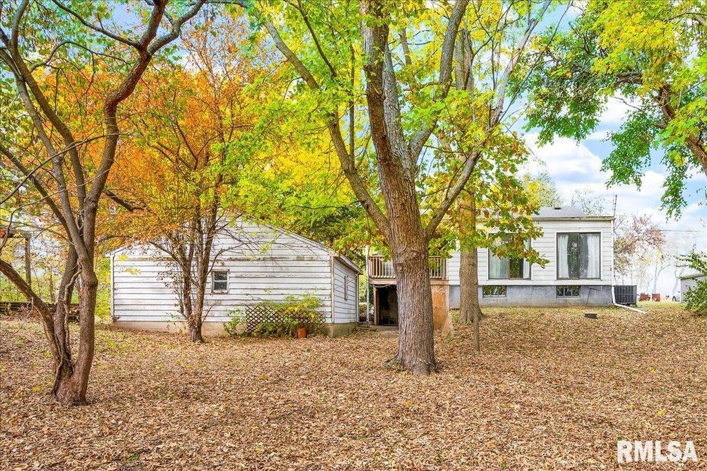 11724 N RIVERVIEW Road, Chillicothe, IL 61523