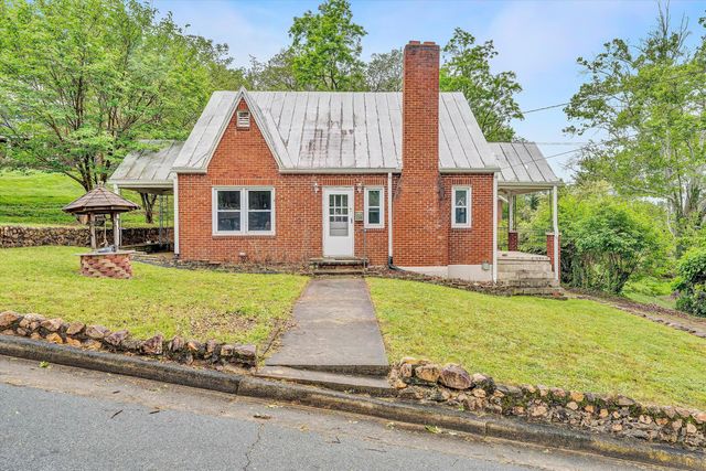 114 W CHURCH ST, Rocky Mount, VA 24151