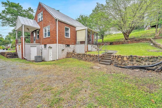 114 W CHURCH ST, Rocky Mount, VA 24151