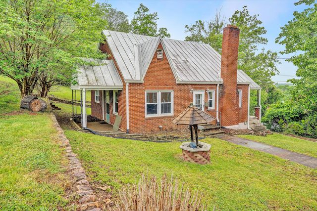 114 W CHURCH ST, Rocky Mount, VA 24151
