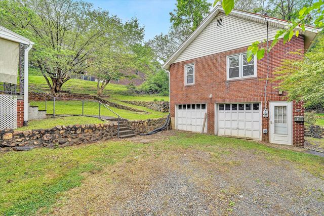 114 W CHURCH ST, Rocky Mount, VA 24151
