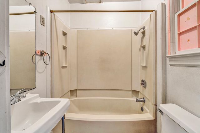 114 W CHURCH ST, Rocky Mount, VA 24151