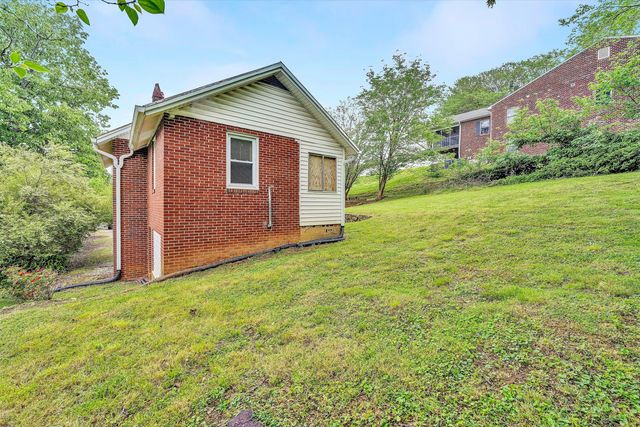 114 W CHURCH ST, Rocky Mount, VA 24151