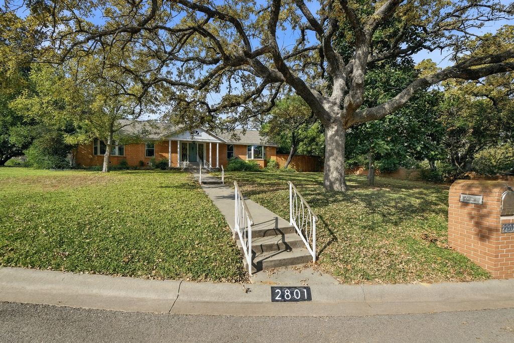 2801 Longfellow Lane, Denton, TX 76209
