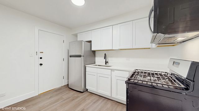 10382 Michael Todd Terrace 2E, Glenview, IL 60025