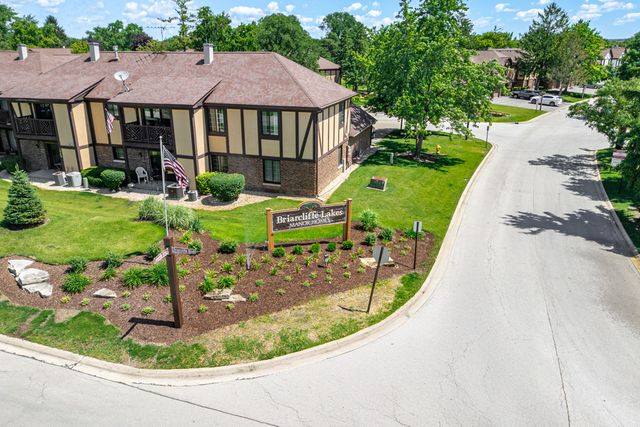 1753 Plymouth Court B, Wheaton, IL 60189