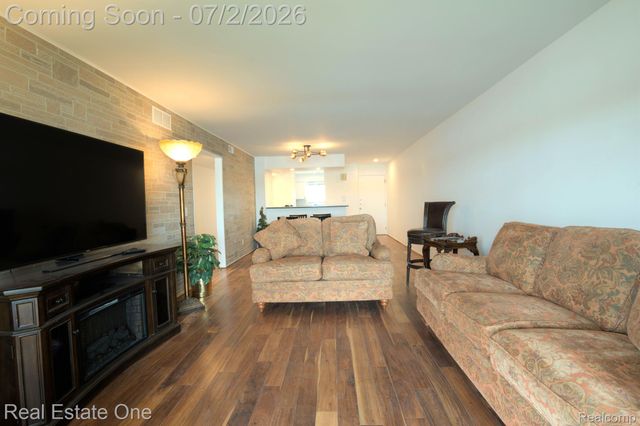 1944 KLINGENSMITH Road 41, Bloomfield Charter Township, MI 48302