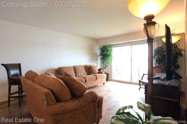 1944 KLINGENSMITH Road 41, Bloomfield Charter Township, MI 48302