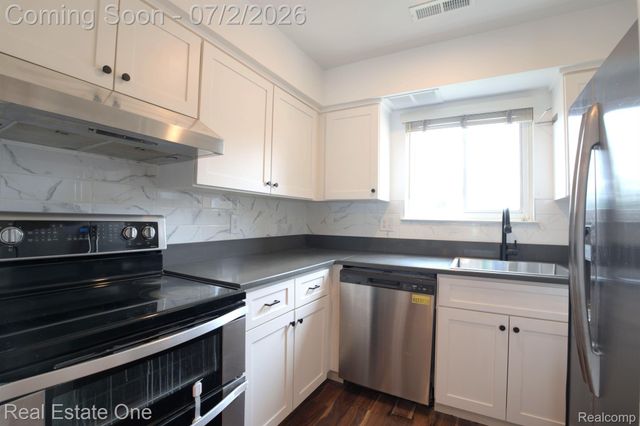 1944 KLINGENSMITH Road 41, Bloomfield Charter Township, MI 48302