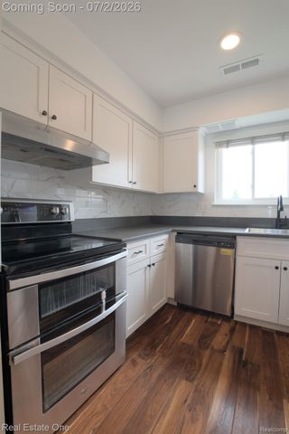 1944 KLINGENSMITH Road 41, Bloomfield Charter Township, MI 48302
