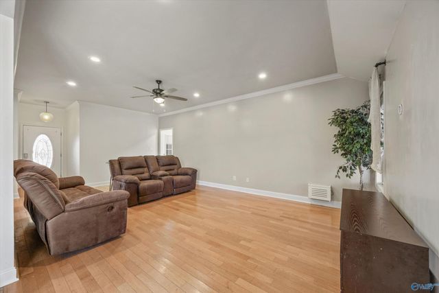 16379 Mooresville Road, Athens, AL 35613