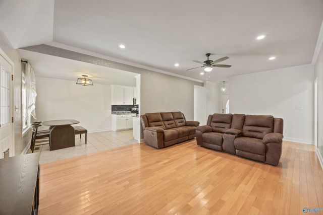 16379 Mooresville Road, Athens, AL 35613