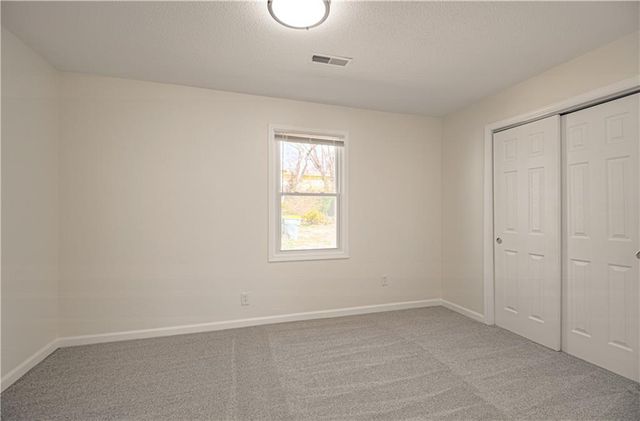 231 Springdale Avenue, Bonner Springs, KS 66012