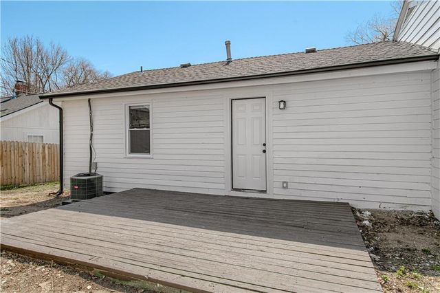 231 Springdale Avenue, Bonner Springs, KS 66012