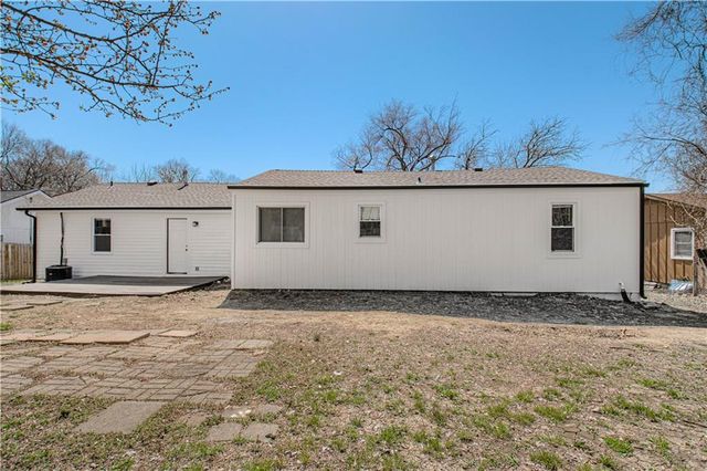 231 Springdale Avenue, Bonner Springs, KS 66012