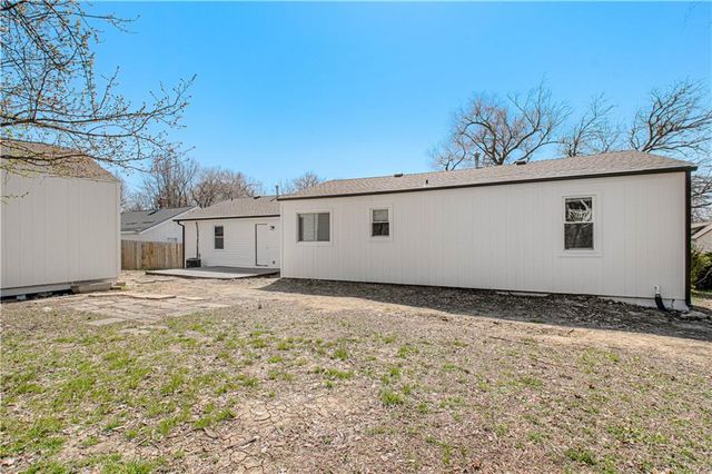 231 Springdale Avenue, Bonner Springs, KS 66012