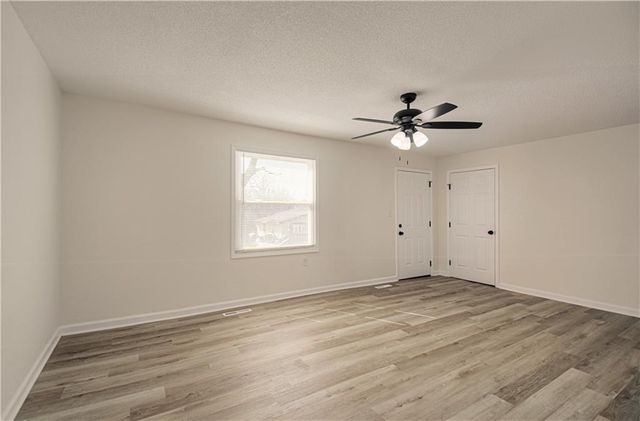 231 Springdale Avenue, Bonner Springs, KS 66012