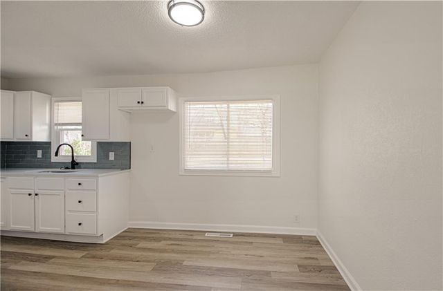 231 Springdale Avenue, Bonner Springs, KS 66012