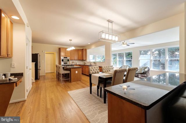 12704 AUTUMN CREST DR, Oak Hill, VA 20171