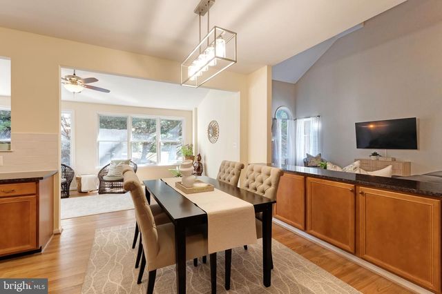 12704 AUTUMN CREST DR, Oak Hill, VA 20171