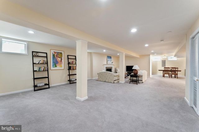 12704 AUTUMN CREST DR, Oak Hill, VA 20171