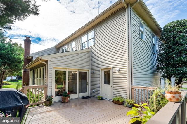 12704 AUTUMN CREST DR, Oak Hill, VA 20171