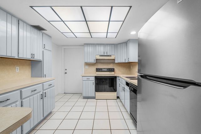 1779 NE 39th Court 1106, Pompano Beach, FL 33064