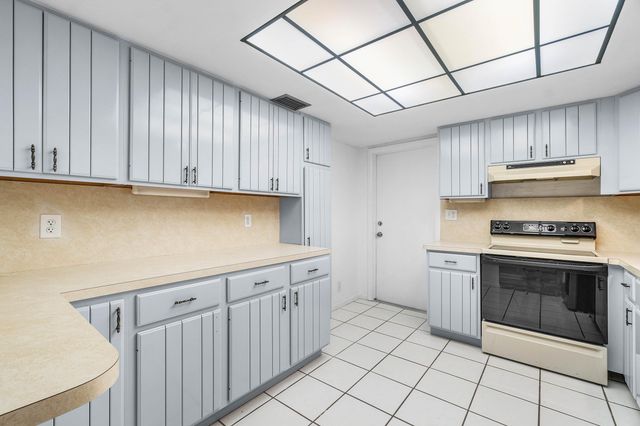 1779 NE 39th Court 1106, Pompano Beach, FL 33064