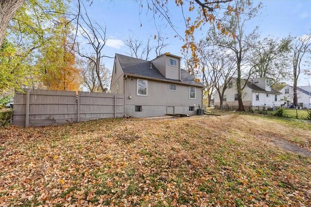 7504 E 49th Street, Kansas City, MO 64129