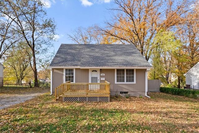 7504 E 49th Street, Kansas City, MO 64129