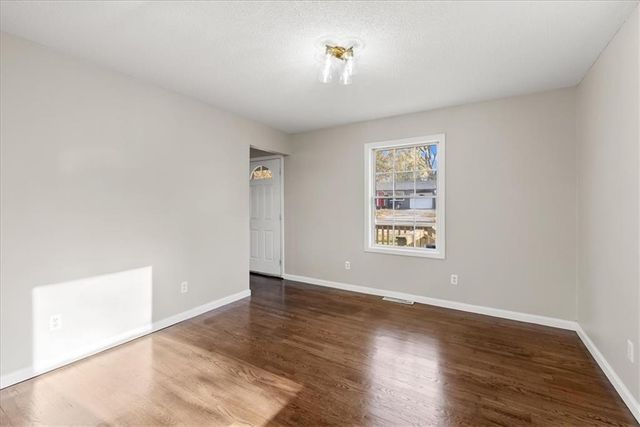 7504 E 49th Street, Kansas City, MO 64129