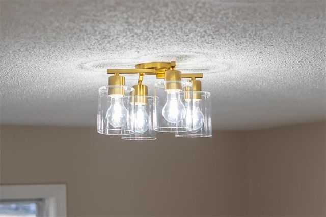 7504 E 49th Street, Kansas City, MO 64129