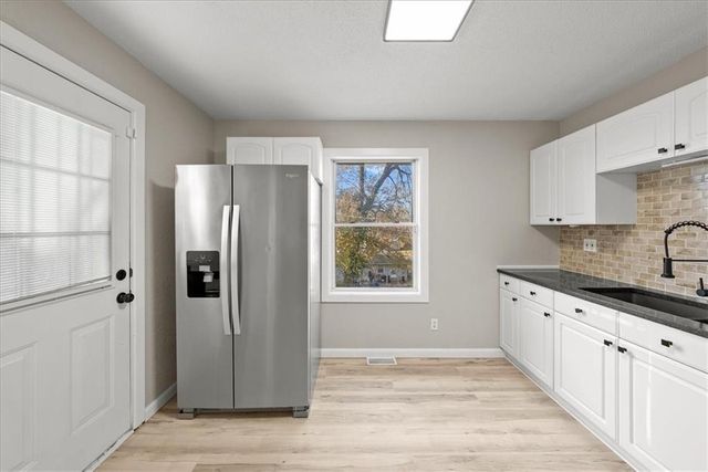 7504 E 49th Street, Kansas City, MO 64129