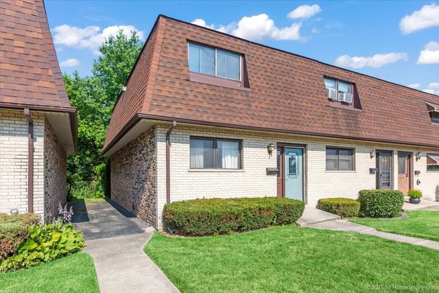 7526 S Cork Avenue 7526, Justice, IL 60458