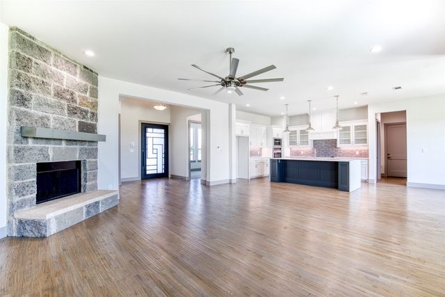 1333 Canyon Lake Road, Wills Point, TX 75169