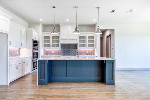 1333 Canyon Lake Road, Wills Point, TX 75169