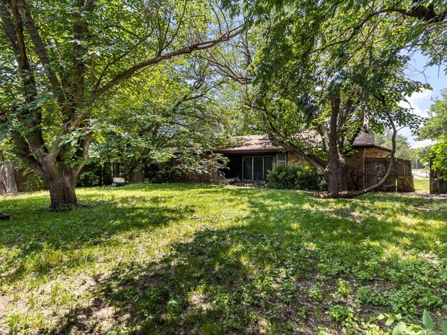 801 E Timberview Lane, Arlington, TX 76014