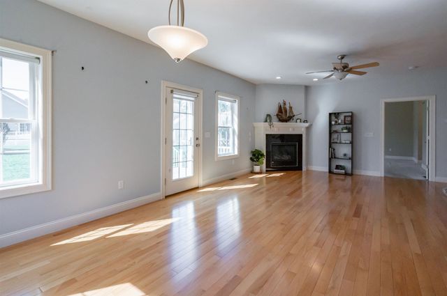 12 Torrey Pines Circle, Plaistow, NH 03865