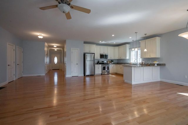 12 Torrey Pines Circle, Plaistow, NH 03865