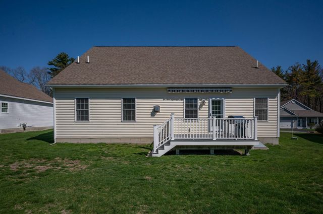 12 Torrey Pines Circle, Plaistow, NH 03865