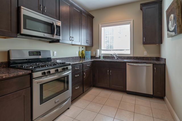 12 Torrey Pines Circle, Plaistow, NH 03865