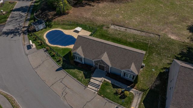 12 Torrey Pines Circle, Plaistow, NH 03865